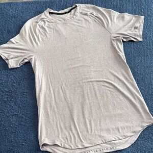 lululemon athletica Light purple/Tan Short Sleeve running Tee Large #659
